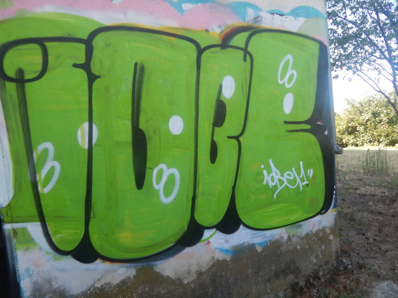 Graffiti Wall - Photo by iobe1