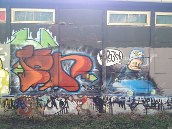Graffiti Wall in Altdorf - Photo by ion - ion, kfe3sh (2010)