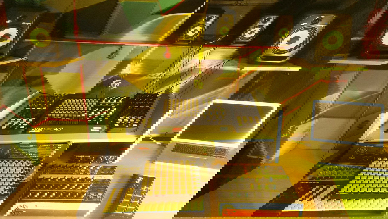 Graffiti Artwork - Photo by ion - studio, kfe3sh, lektor (2014)