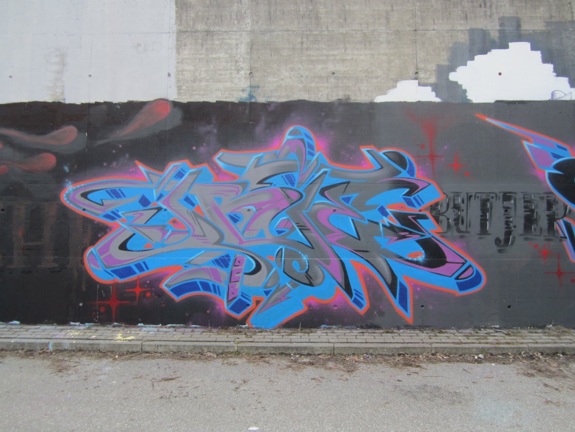 Graffiti Wall in Hamburg - Photo by irie - irie (2013)