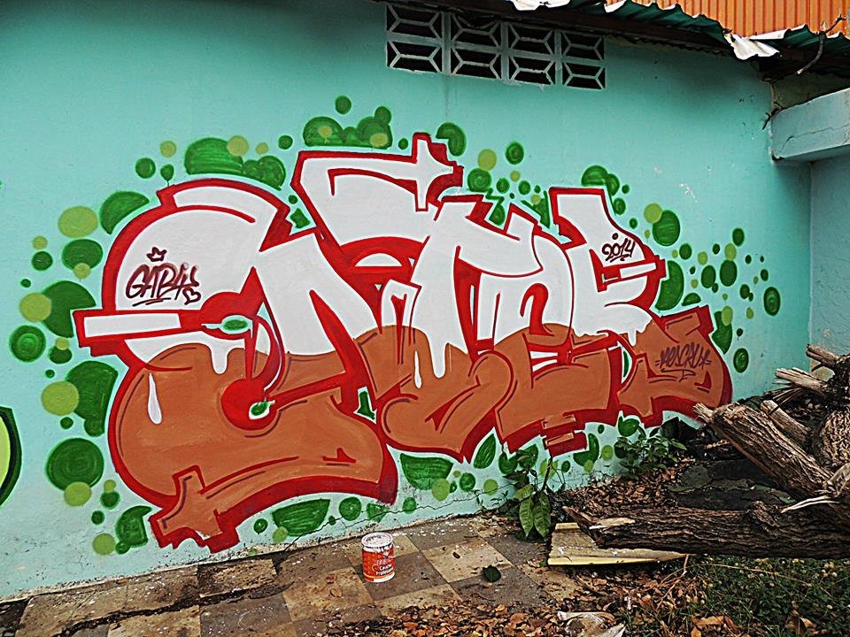 Graffiti Wall - Photo by isenter435