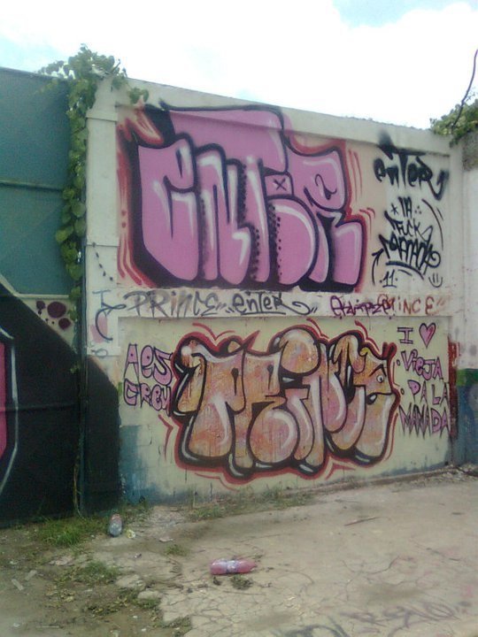 Graffiti Wall - Photo by isenter435