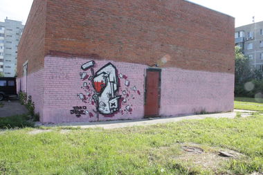 Graffiti Wall - Photo by isko32