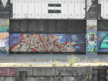 Graffiti Wall - Photo by isok