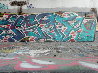 Graffiti Wall - Photo by isok