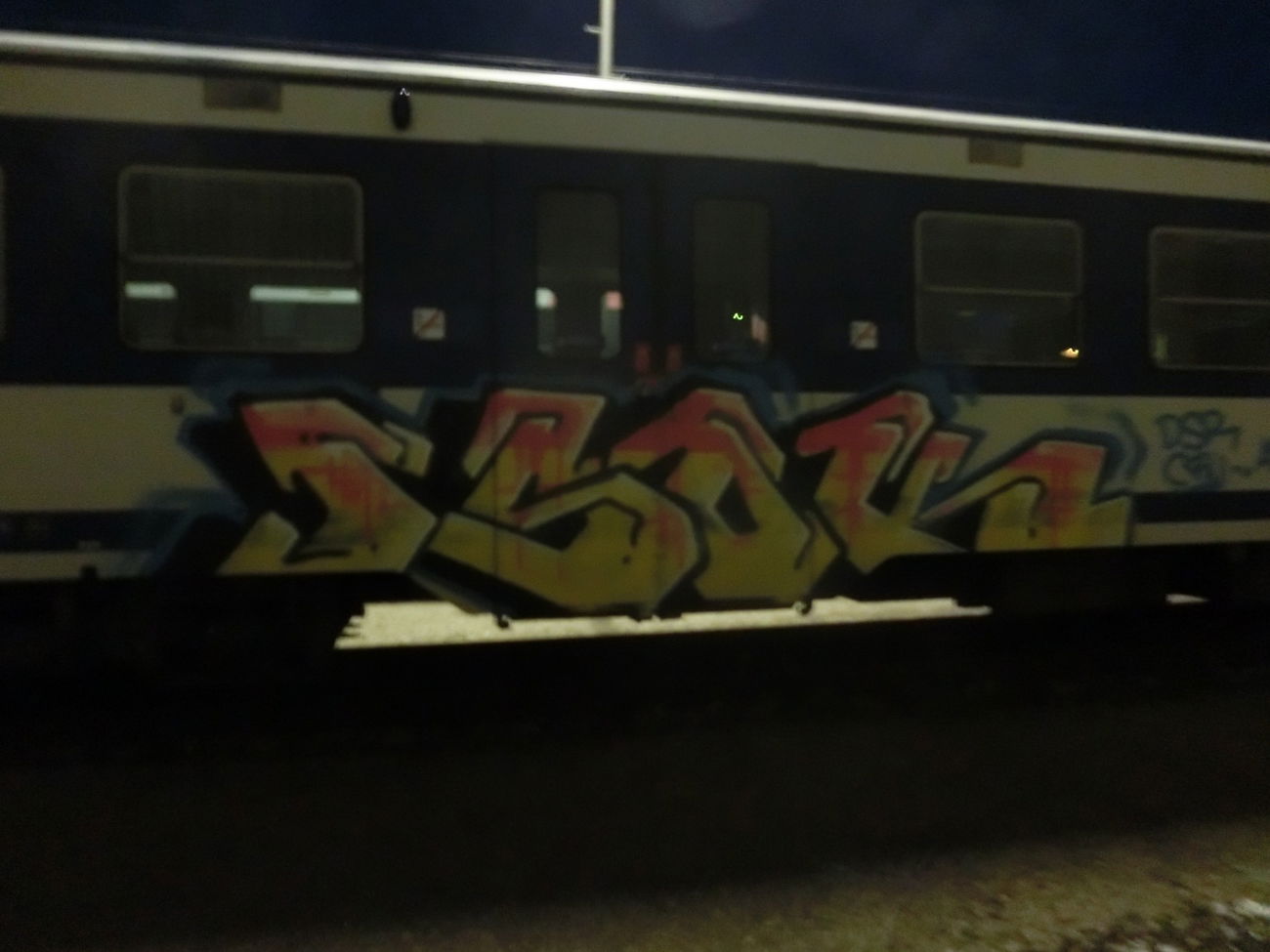 Graffiti Train - Photo by isok