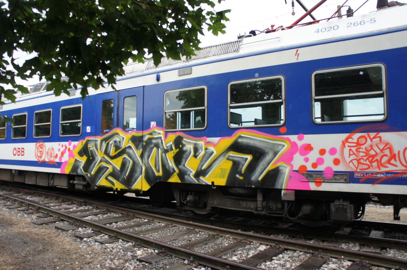 Graffiti Train - Photo by isok