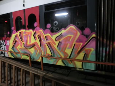 Graffiti Train - Photo by isok