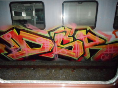 Graffiti Train - Photo by isok