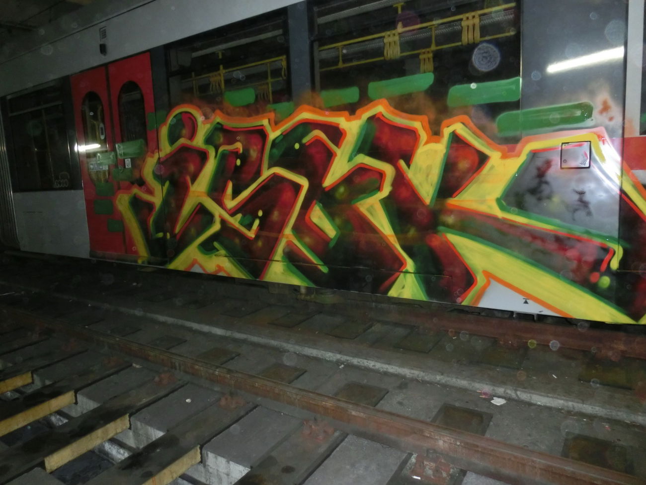 Graffiti Train - Photo by isok