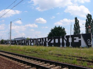 Graffiti Wall - Photo by italian