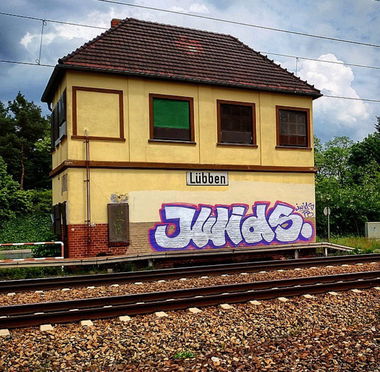 Graffiti Bombing - Photo by iwids