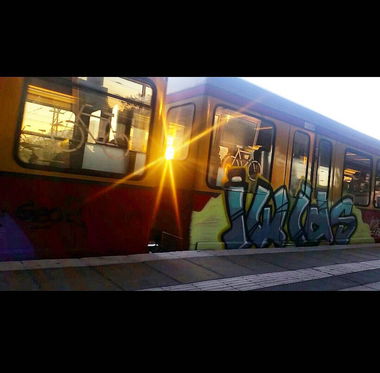 Graffiti Train - Photo by iwids