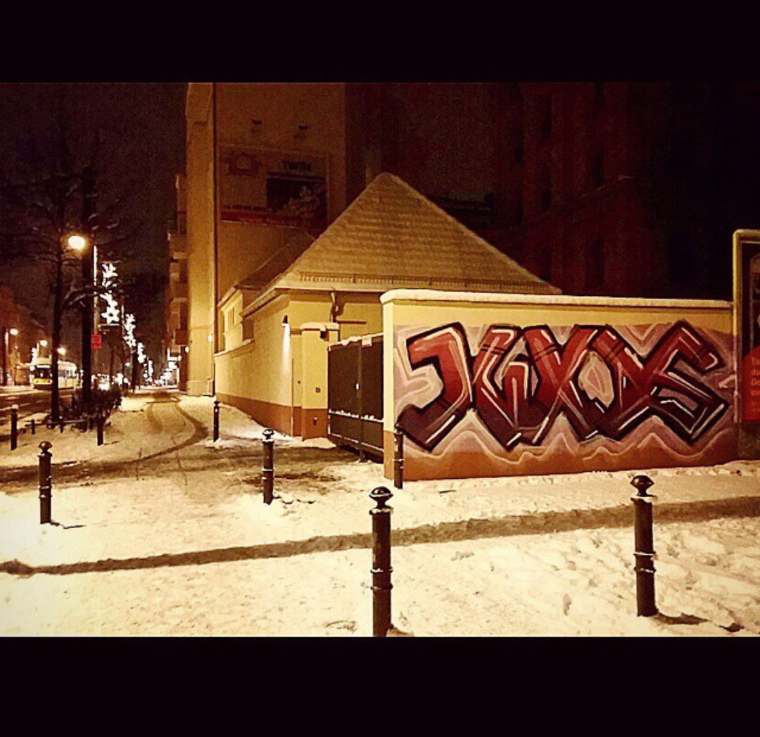 Graffiti Bombing - Photo by iwids