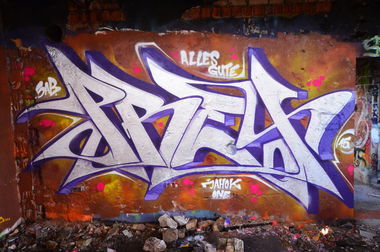 Graffiti Wall - Photo by jahok - jhok, prey, jahok (2015)