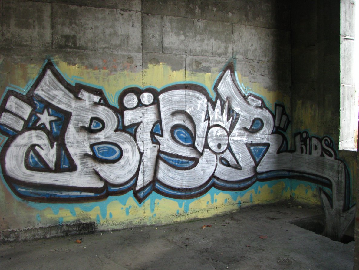 Graffiti Wall - Photo by jakuza