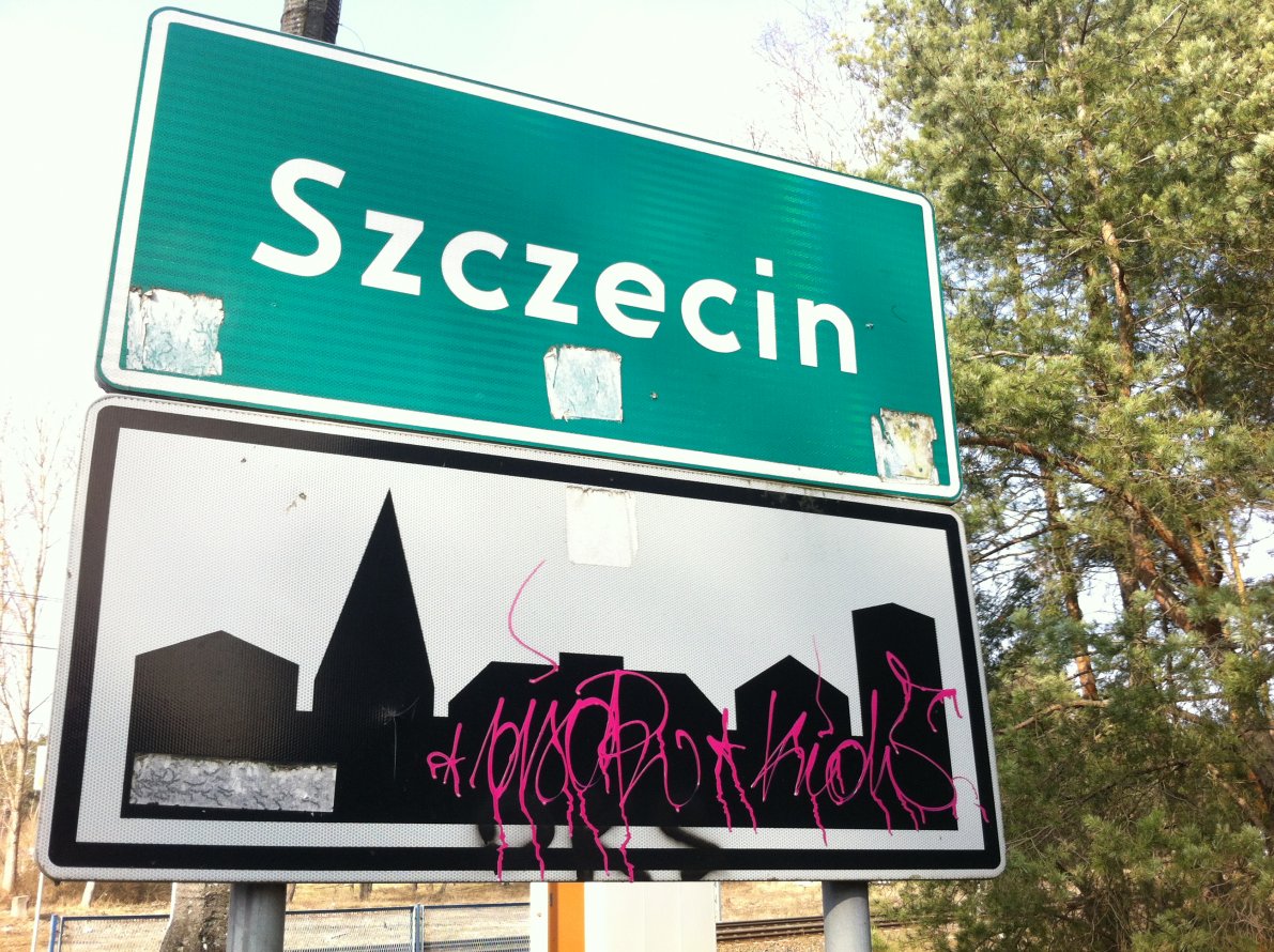 Graffiti Wall - Photo by jakuza - SZCZECIN, METAL, HANDZ