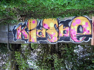 Graffiti Bombing - Photo by jakuza - kids, sbe, na