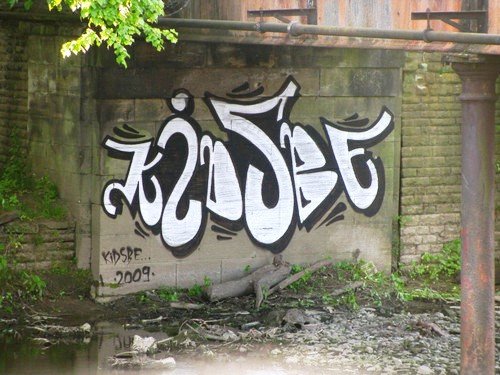 Graffiti Bombing - Photo by jakuza - mak, sayko, anglia