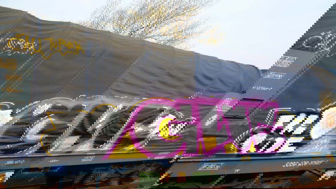 Graffiti Train - Photo by jebnato - GLUE