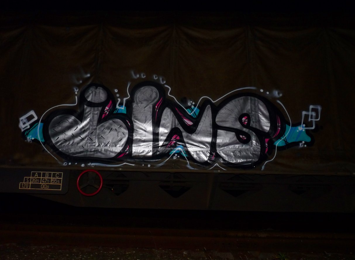 Graffiti Train - Photo by jebnato - dikwins