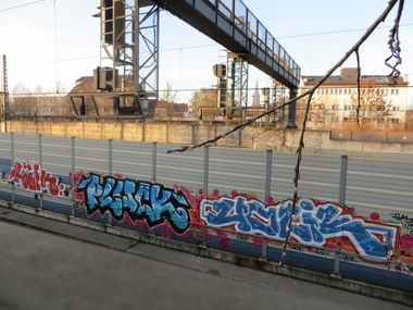 Graffiti Bombing - Photo by jebote1 - ulm, lolek, pluck