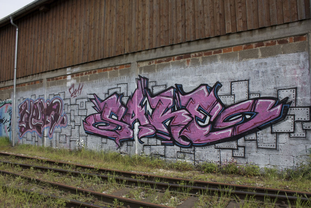 Graffiti Bombing - Photo by jebote1 - ulm, hek, sake