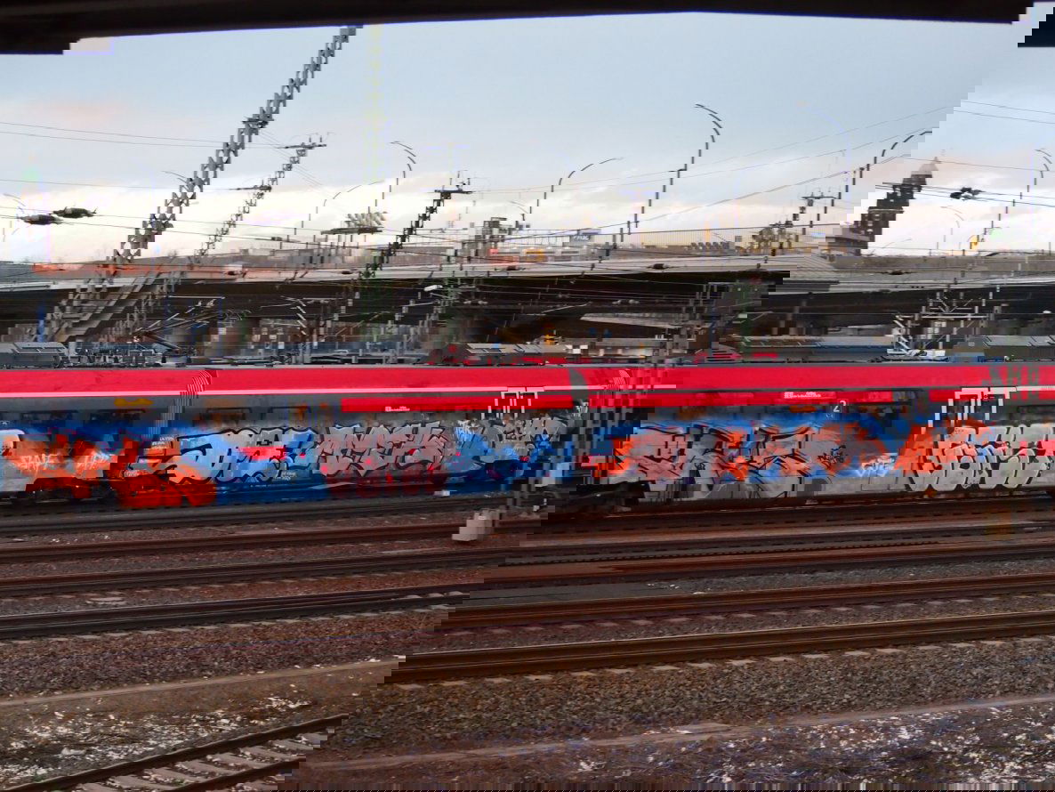 Graffiti Train in Dresden - Photo by jeffrail - Avlis, Geist, Jose (2015)