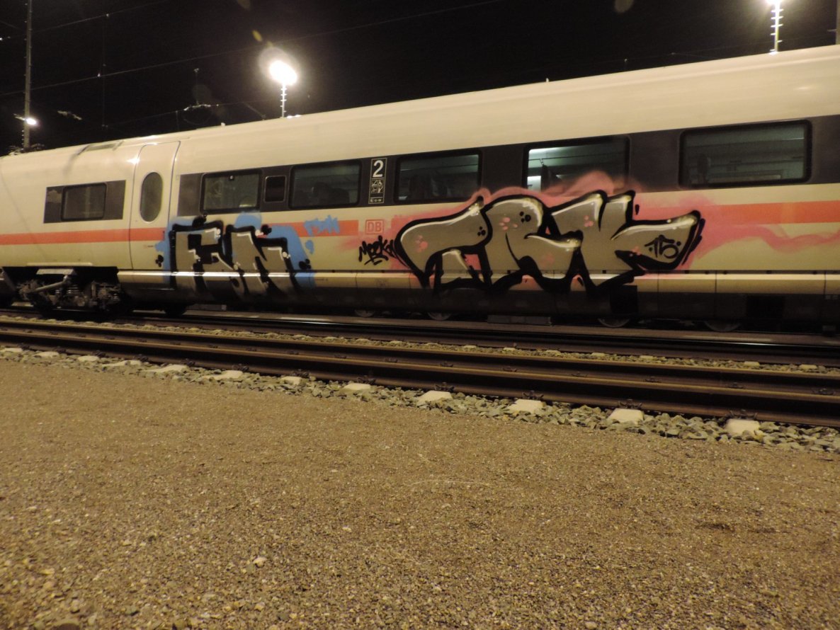 Graffiti Train in Dresden - Photo by jeffrail - TRK, FDN (2015)
