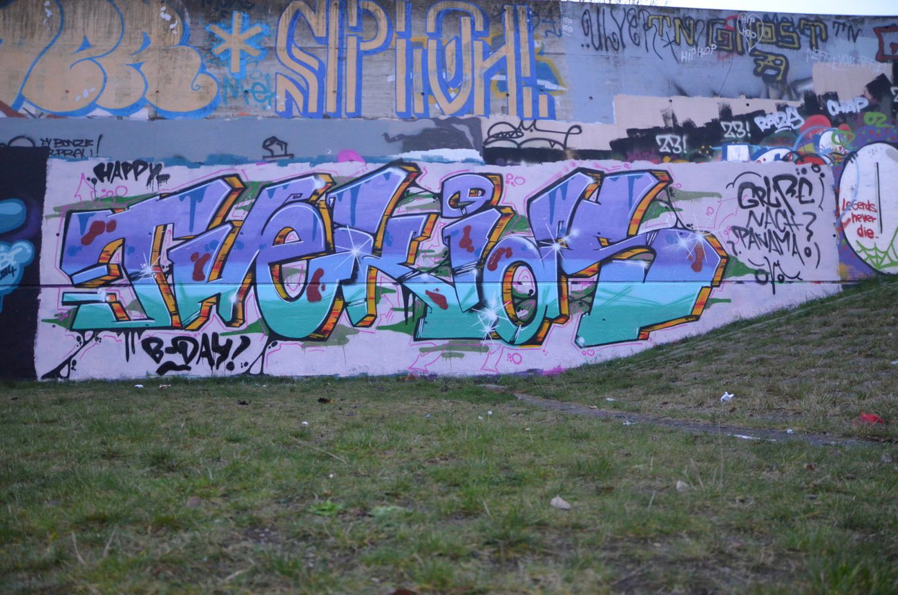 Graffiti Wall - Photo by jimmyjao - The, Kids, Crew
