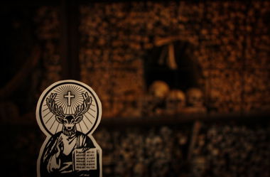 Graffiti Street Art in Prague - Photo by jnkdup - sticker, stickers, junkedupliedown (2014)