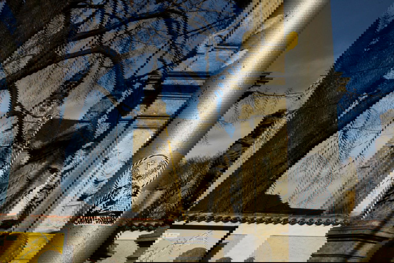 Graffiti Street Art in Prague - Photo by jnkdup - sticker, stickers, junkedupliedown (2014)