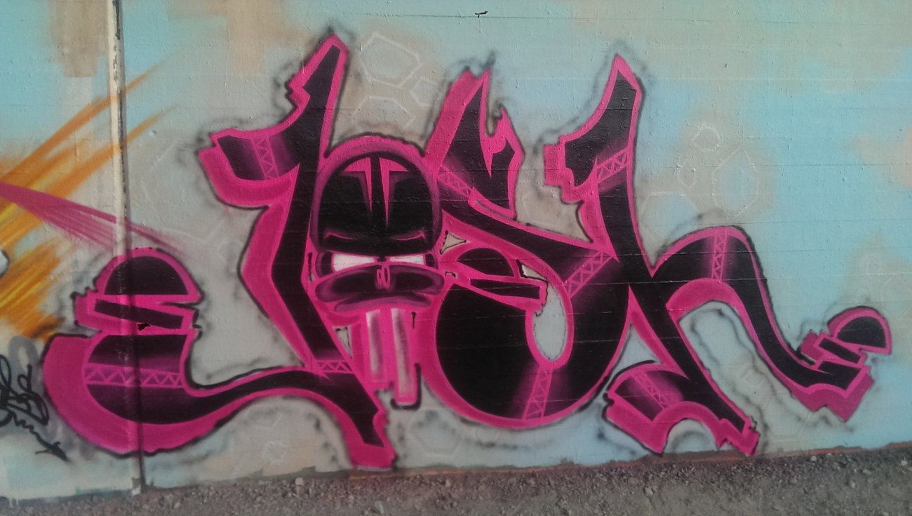 Graffiti Wall - Photo by joshone