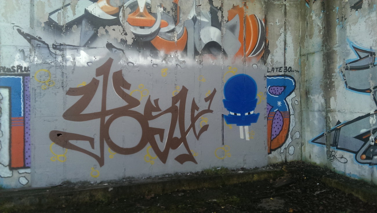 Graffiti Wall - Photo by joshone