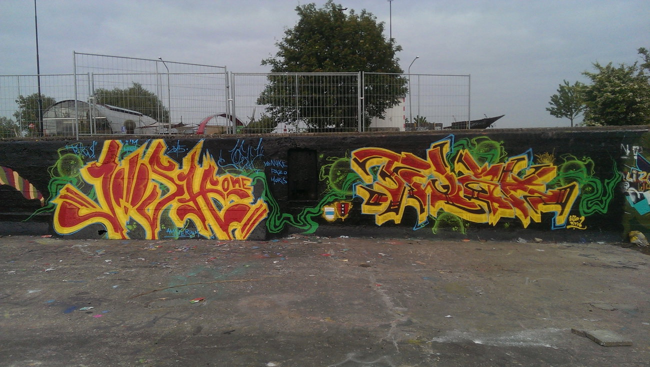 Graffiti Wall - Photo by joshone