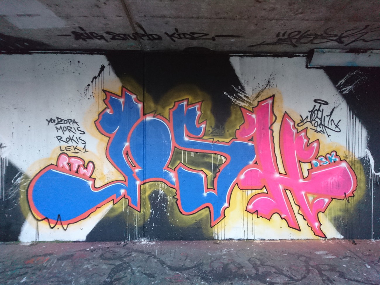 Graffiti Wall - Photo by joshone