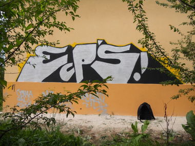 Graffiti Wall - Photo by jozo