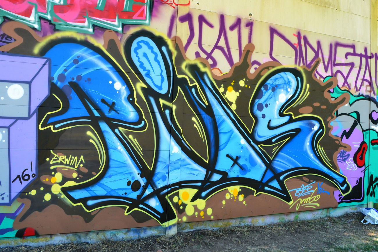 Graffiti Wall - Photo by jumbos - BIAS