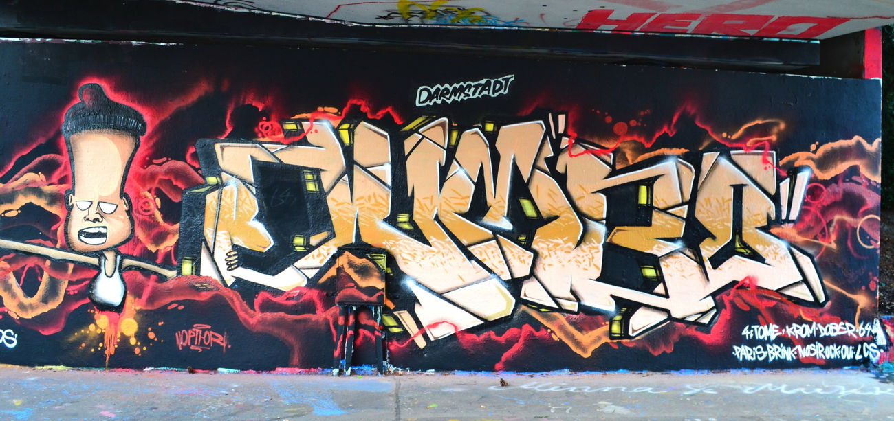 Graffiti Wall - Photo by jumbos - jumbo
