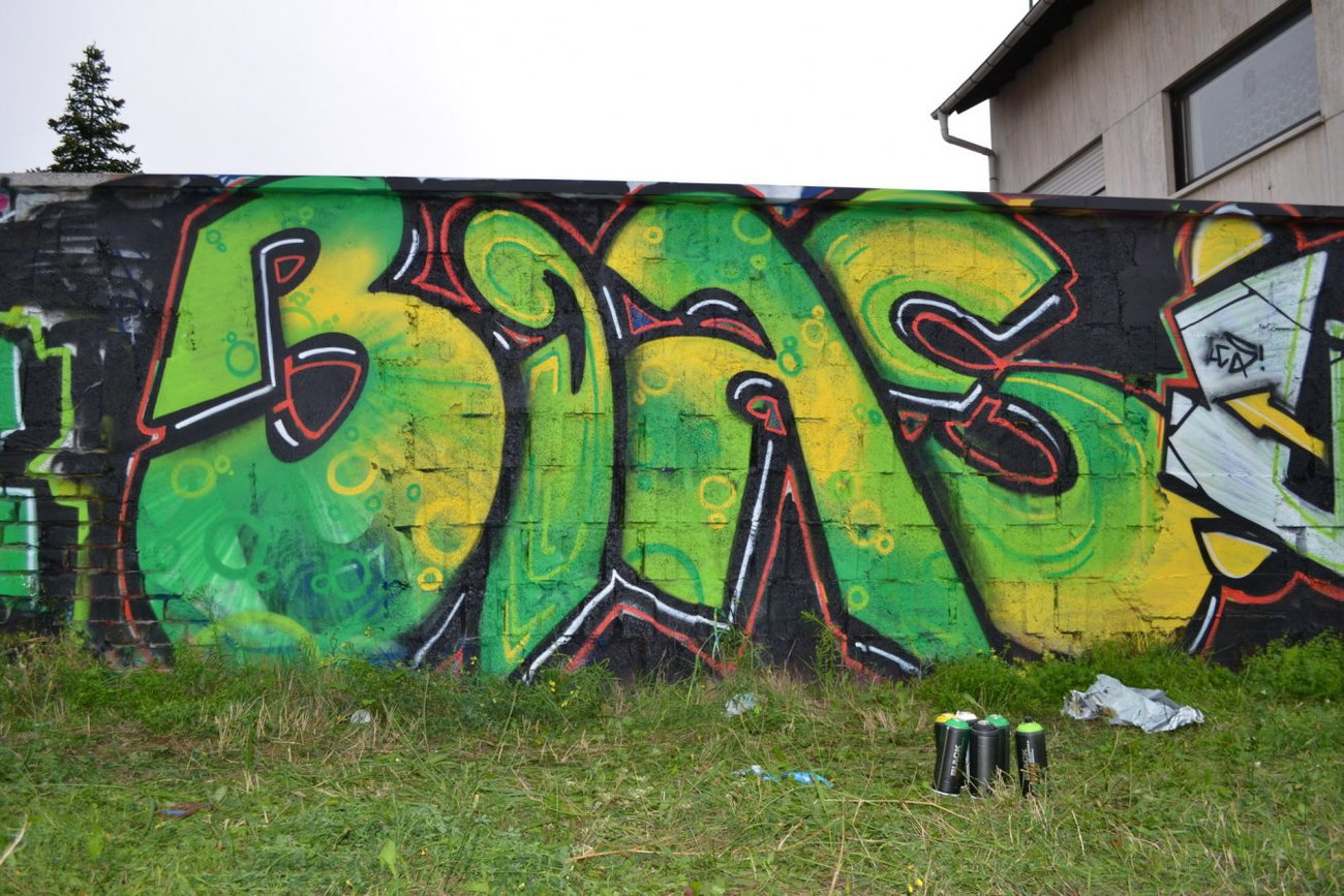 Graffiti Wall - Photo by jumbos - bias (2014)