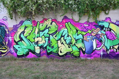 Graffiti Wall - Photo by jumbos - CHECK