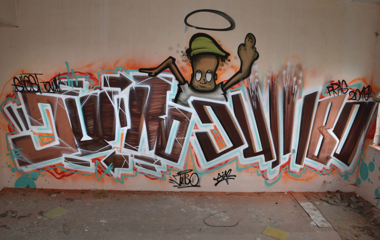 Graffiti Wall - Photo by jumbos