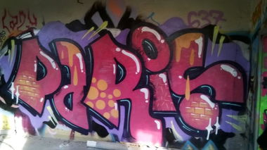 Graffiti Wall - Photo by jumbos - Paris