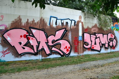 Graffiti Wall - Photo by jumbos - BIAS, JUMS, JUMBOS