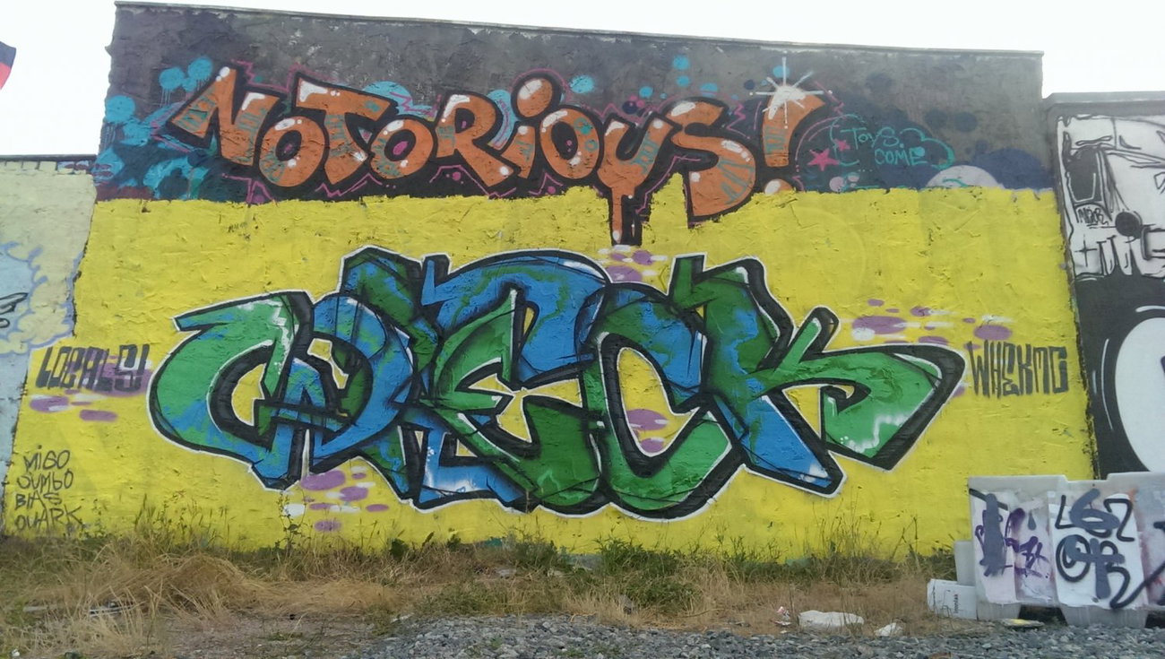 Graffiti Wall - Photo by jumbos - wheck, whek, locals (2014)