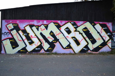 Graffiti Wall - Photo by jumbos - jumbo