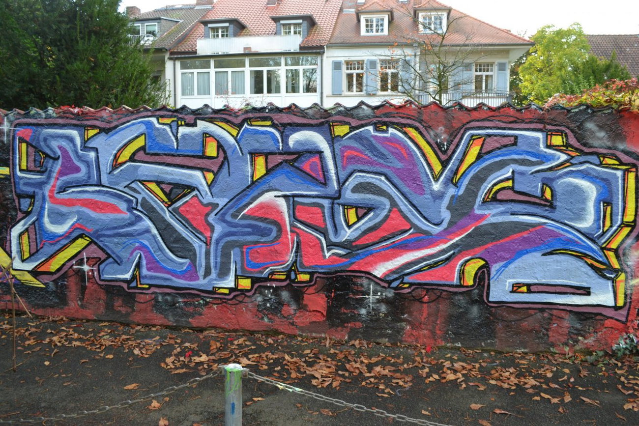 Graffiti Wall - Photo by jumbos - lazor (2014)
