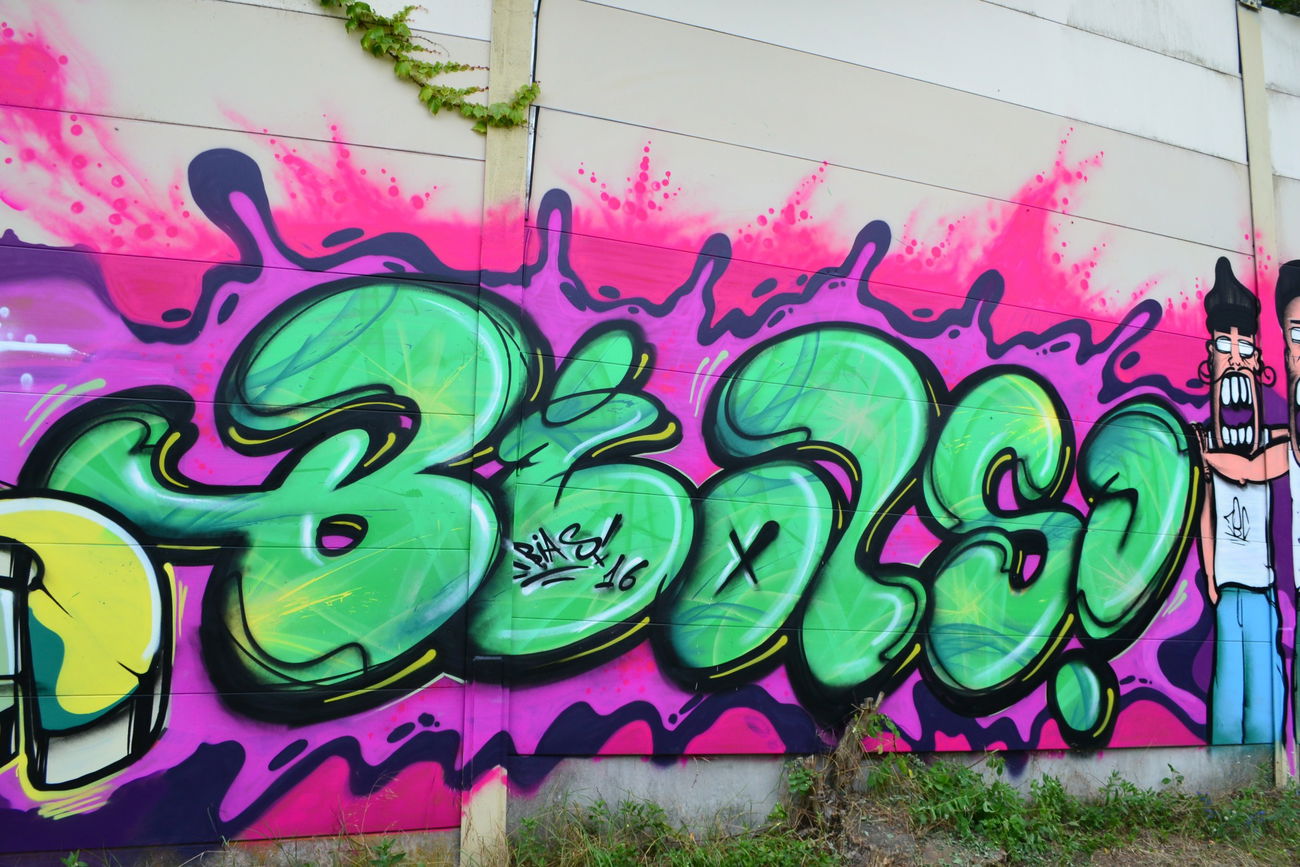 Graffiti Wall - Photo by jumbos - BIAS