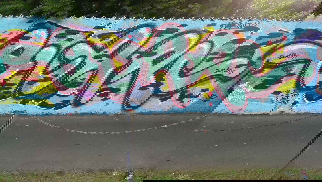 Graffiti Wall - Photo by jumbos - QUARK, jumbos, quark