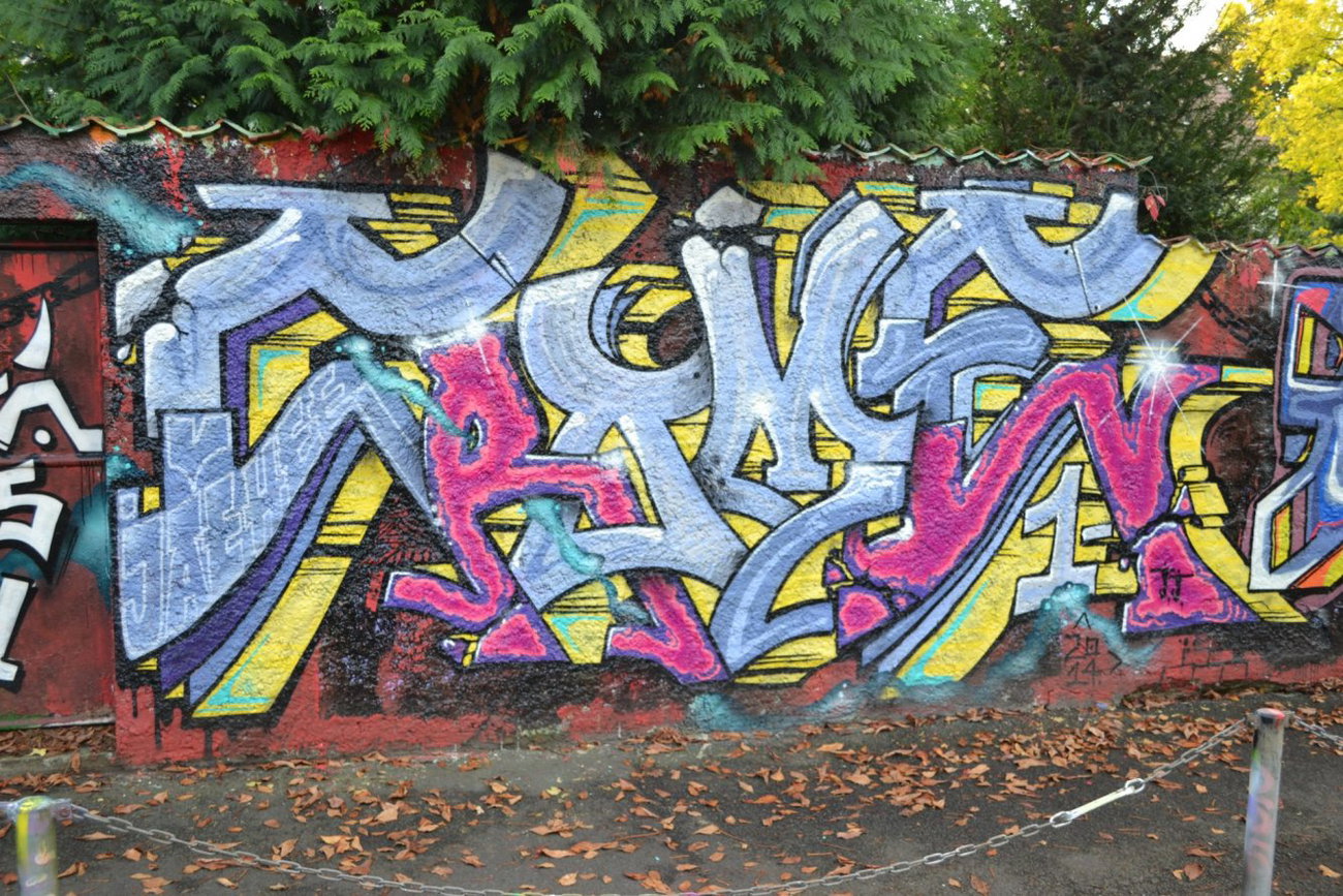 Graffiti Wall - Photo by jumbos - crome, tfn (2014)